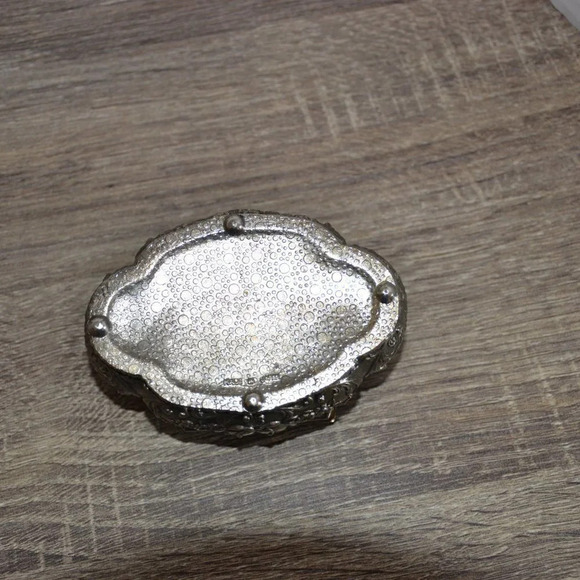 Vtg Silver Ring box with  Red felted interior - Picture 6 of 7